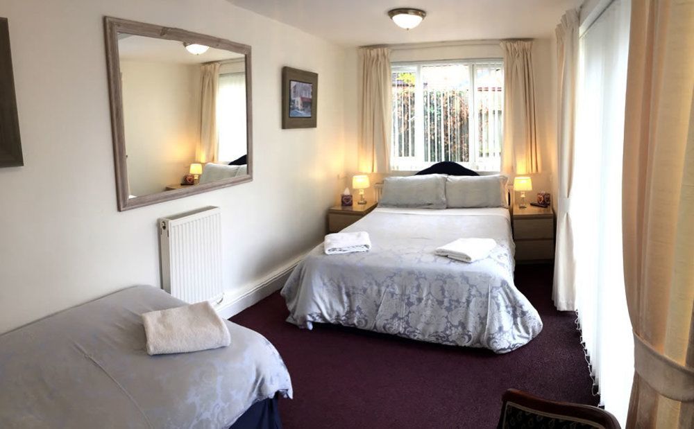The Willows Stratford-upon-Avon Bagian luar foto